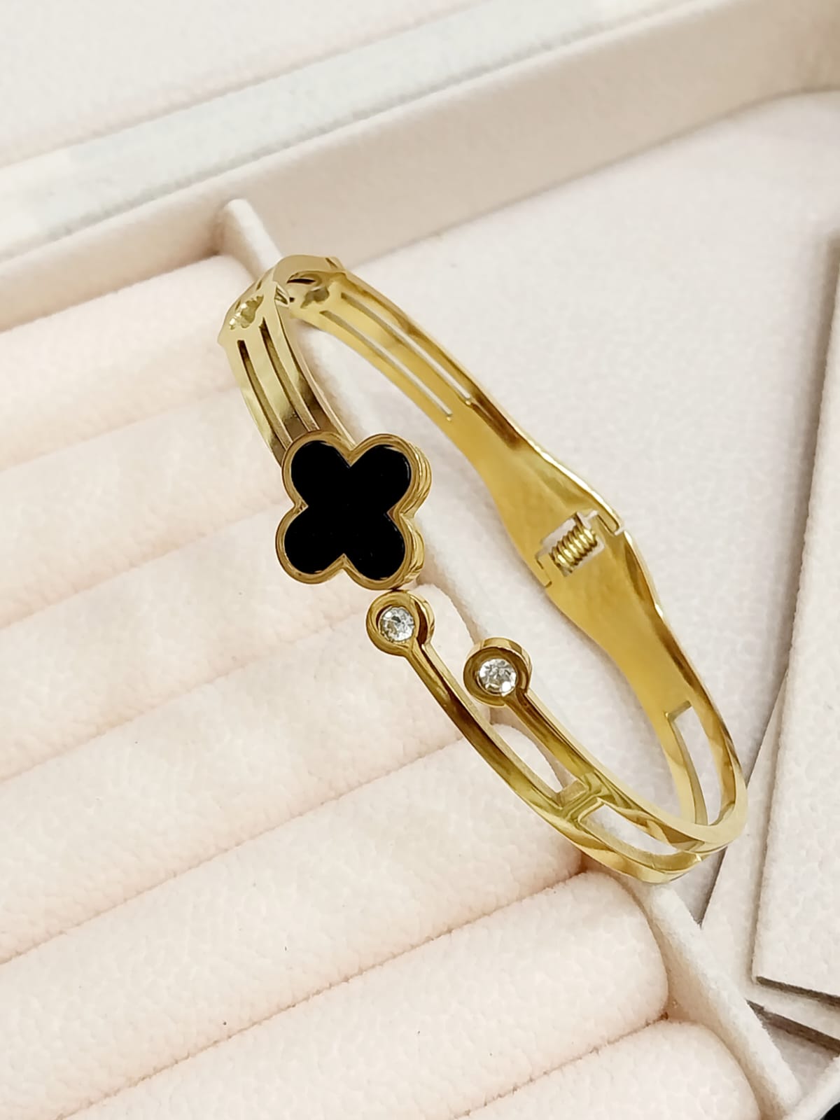 Bracelet adjustable
