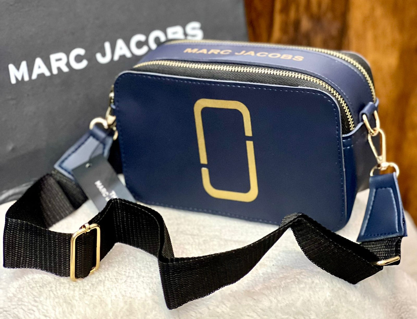 girls crossbody bag
Inside logo