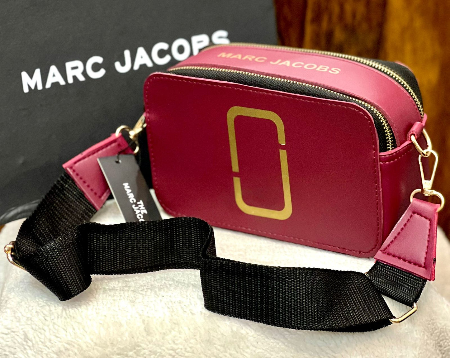 girls crossbody bag
Inside logo