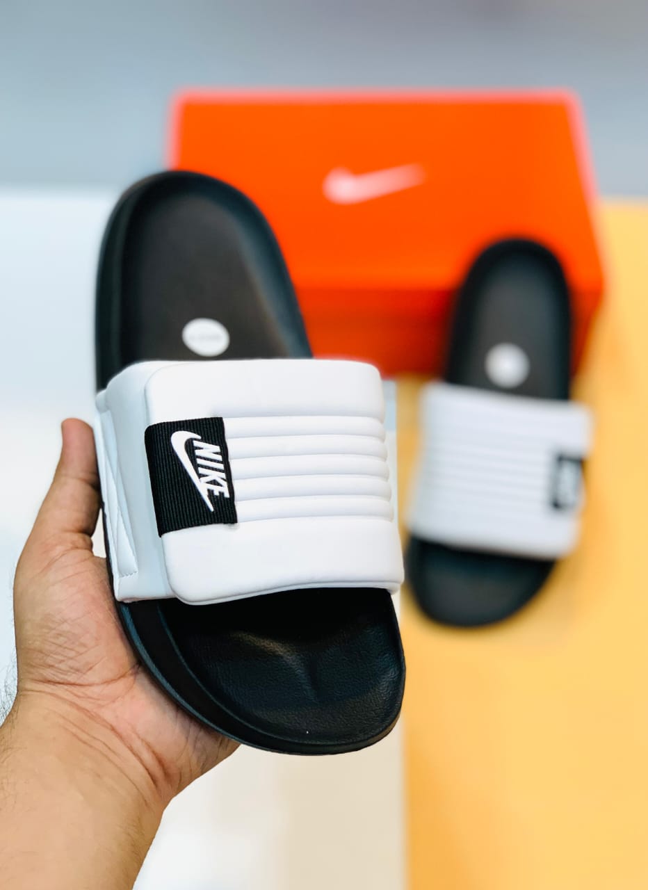 NIKE SOFT COMFORTABLE SLIPPER