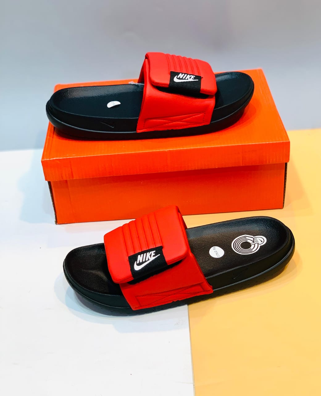 NIKE SOFT COMFORTABLE SLIPPER