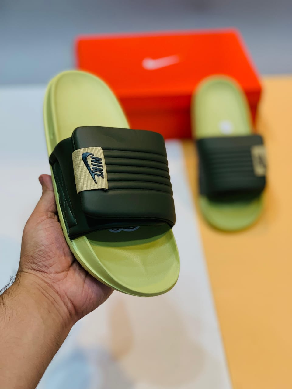 NIKE SOFT COMFORTABLE SLIPPER