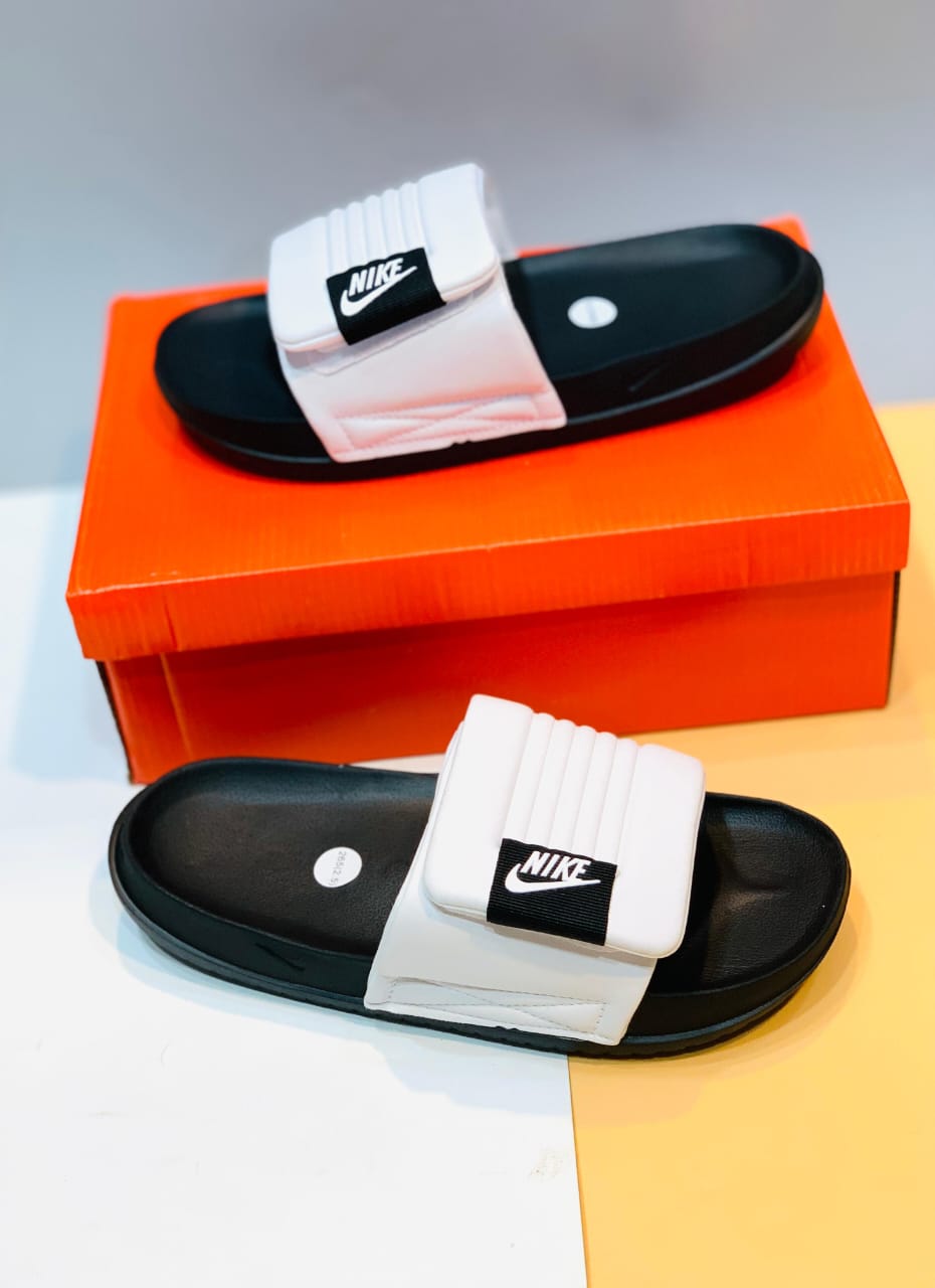 NIKE SOFT COMFORTABLE SLIPPER