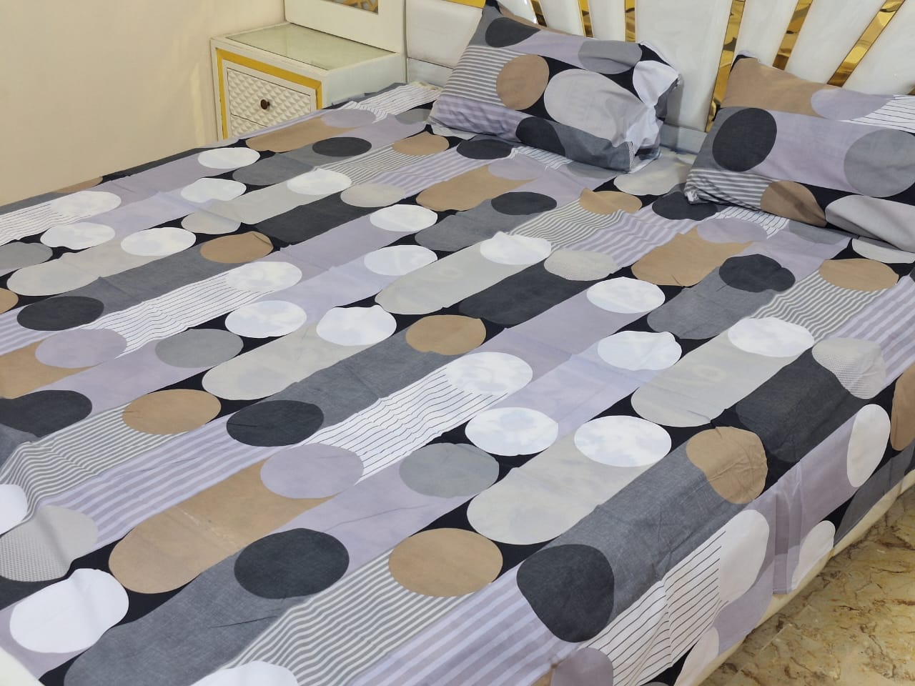 New Variety BedSheet
🌹Export Quality
KING SIZE bed sheet