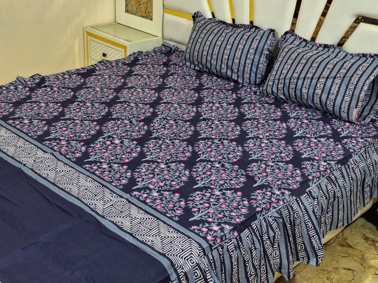 3 piece stiched 2 sided frill bedsheet