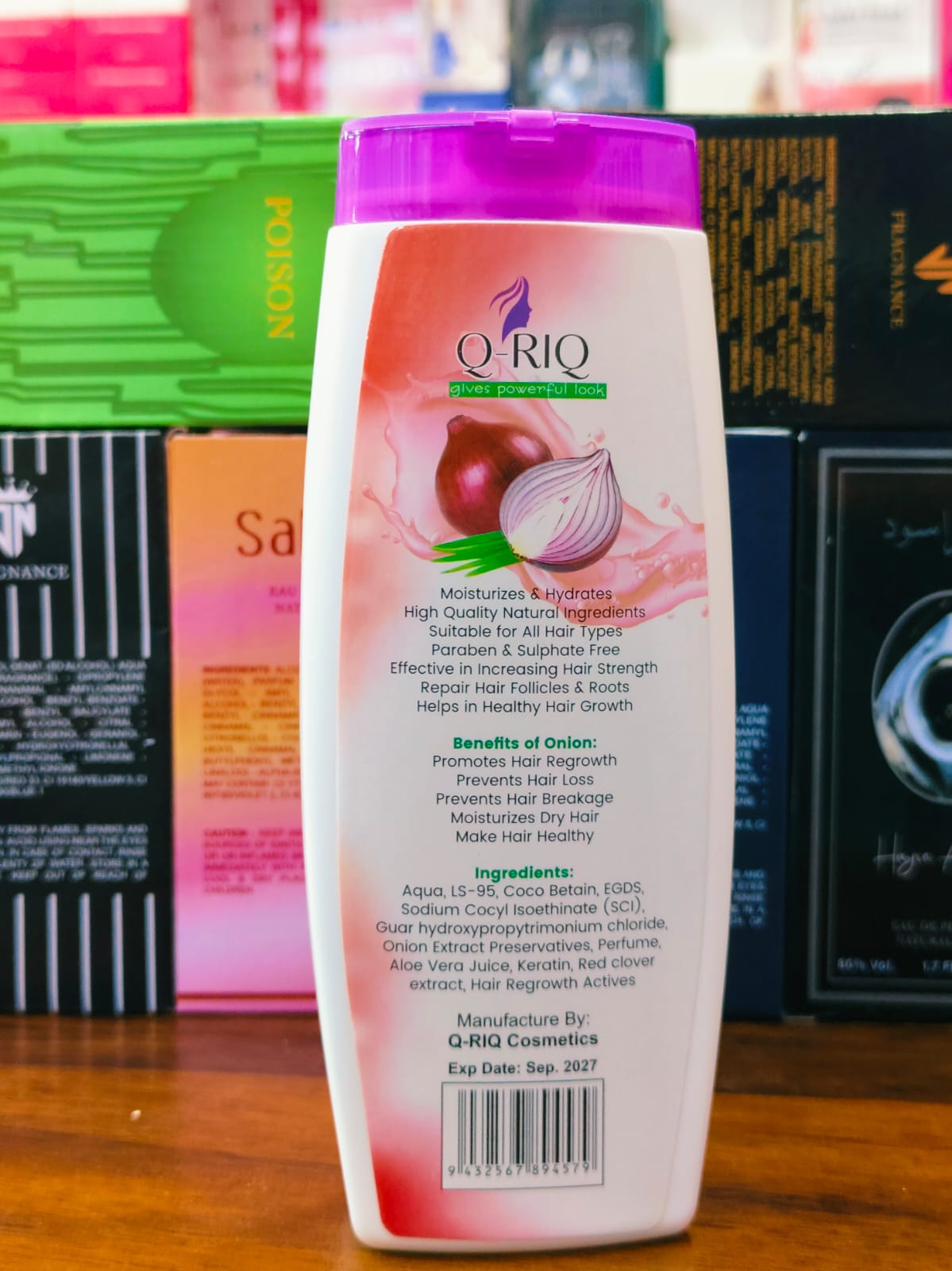 Onion Shampoo
Give powerful look
Anti Hair loos
Silky & Smooth Hair in One wash