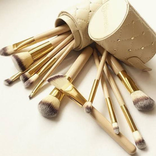 Bh Cosmetics
CuP Makeup Brush
12 Piece Makeup Brushes set