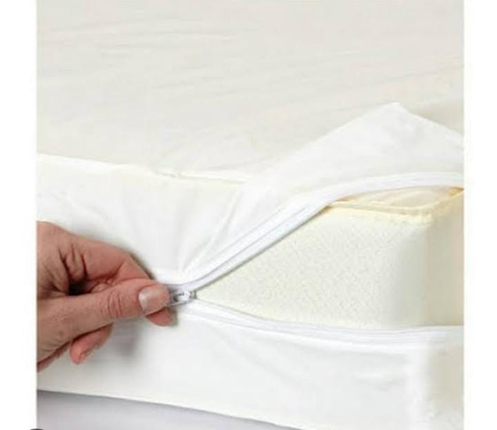 Our waterproof mattress protector Zippered