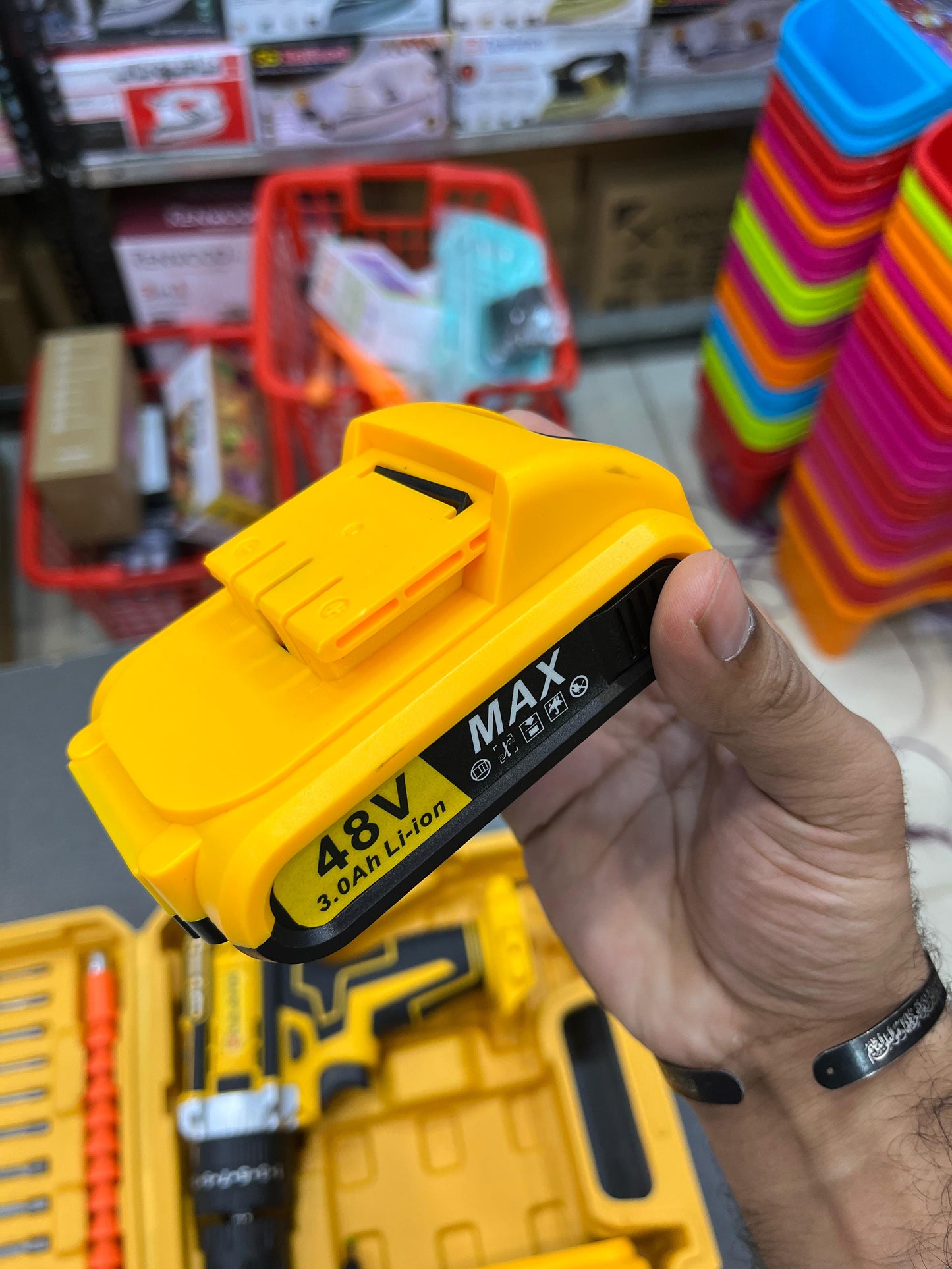 Rechargeable Drill Machine with 2 batteries