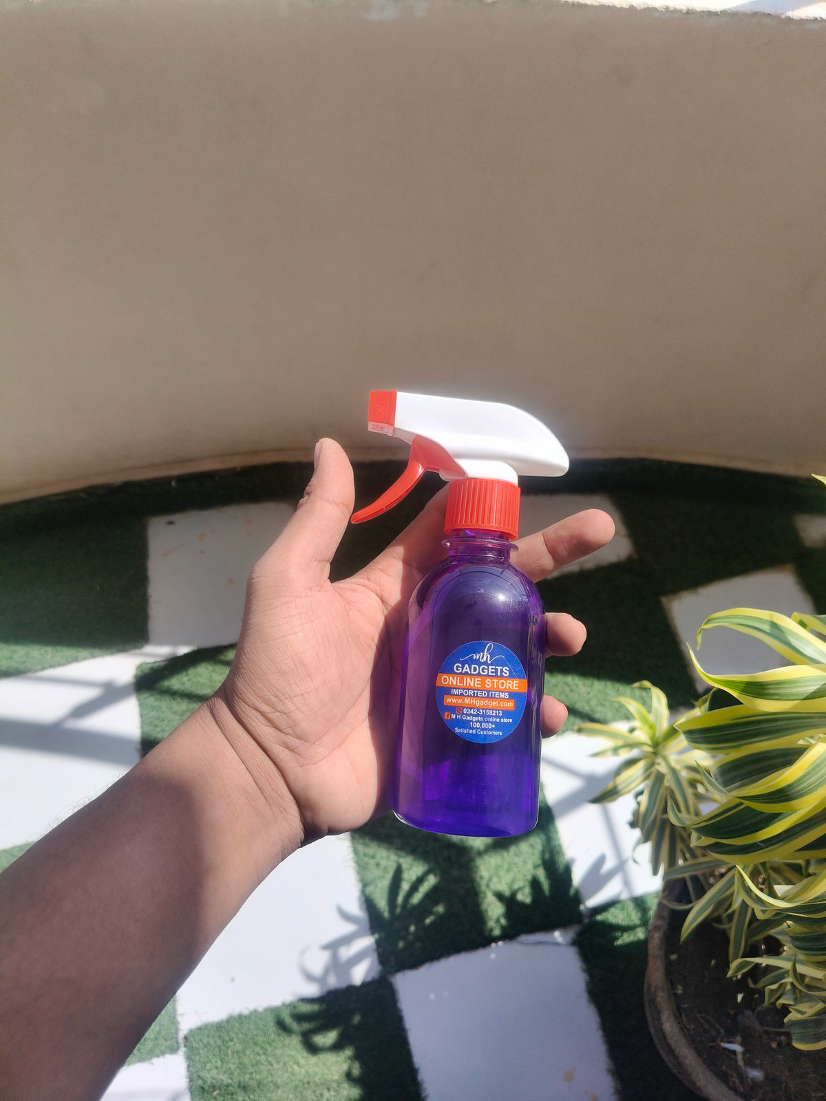 Car/bike tyre polish spray